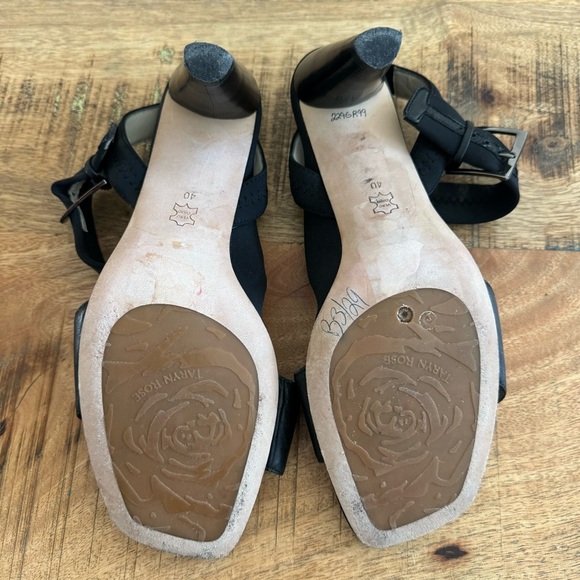 Taryn Rose Black Sandals - Picture 11 of 17